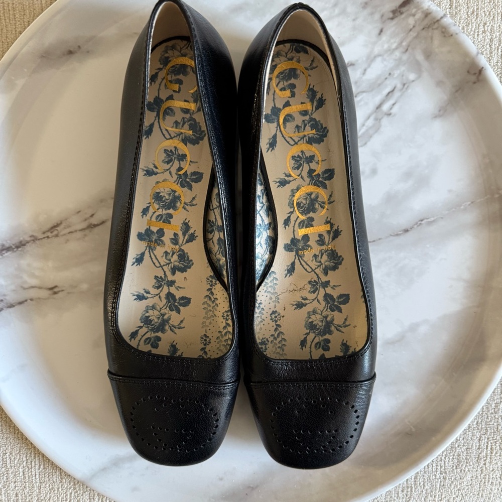 Gucci Black Ballet Leather Ballet Flat Perforated Logo GG